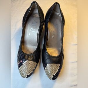 AGL Attilio Giusti Leombruni Women's Black Snakeskin Cap Toe Pump Heels 39.5
